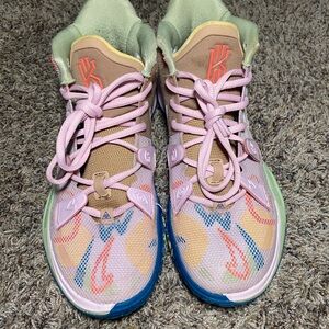 Nike Kyrie 7 Ep 1 World 1 People